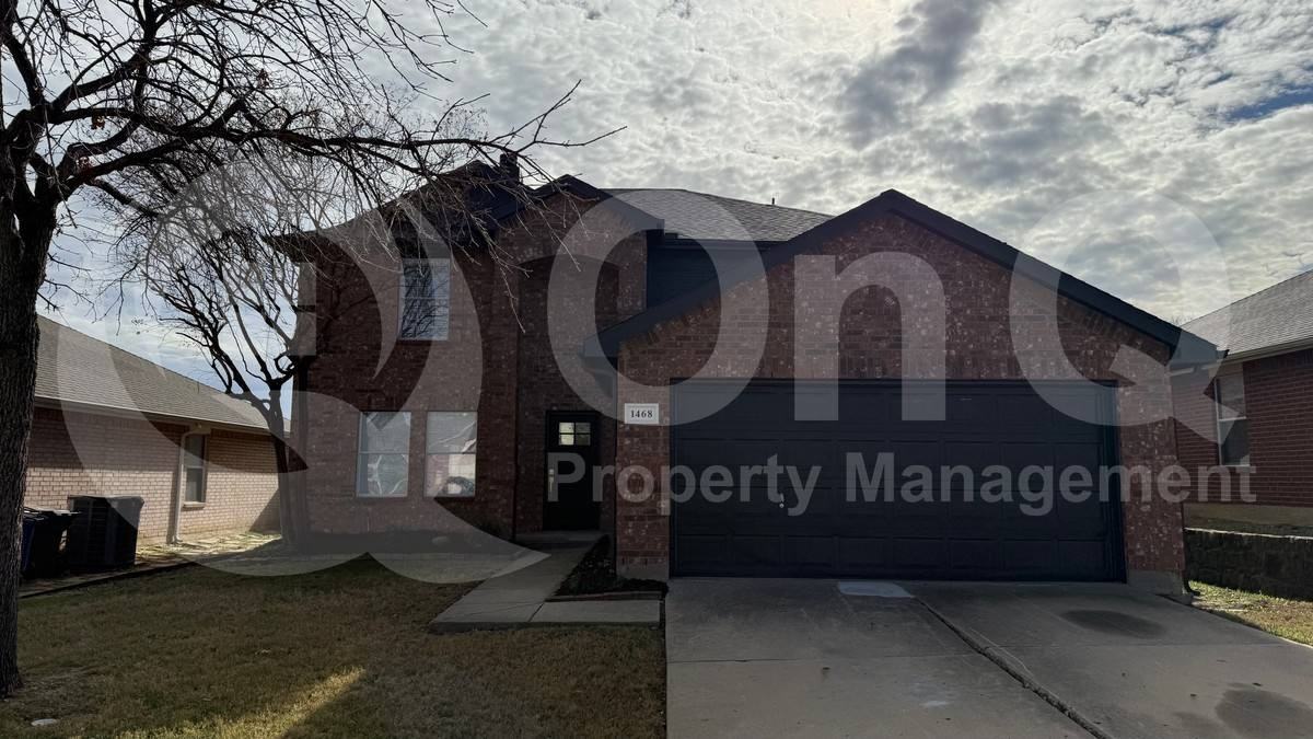 1468 Waterford Dr - Photo 2 of 10