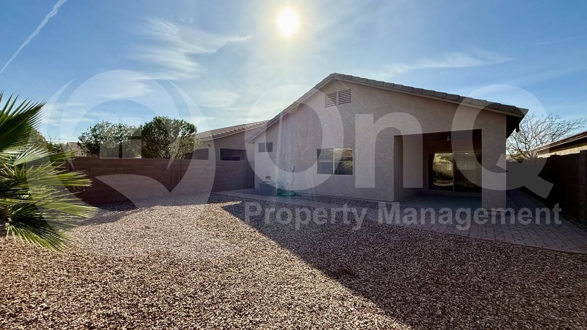 44016 W Pioneer Rd - Photo 3 of 10