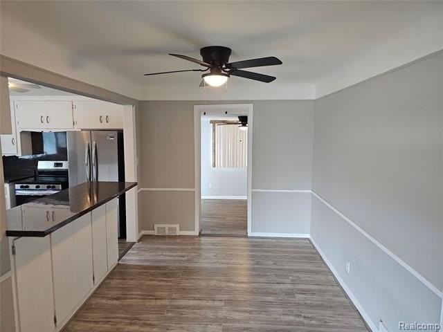 23091 Sussex St - Photo 5 of 14