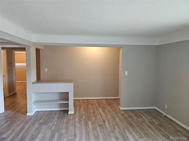 23091 Sussex St - Photo 6 of 14