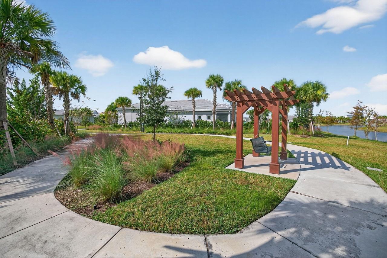 10405 Northbrook Cir - Photo 5 of 50