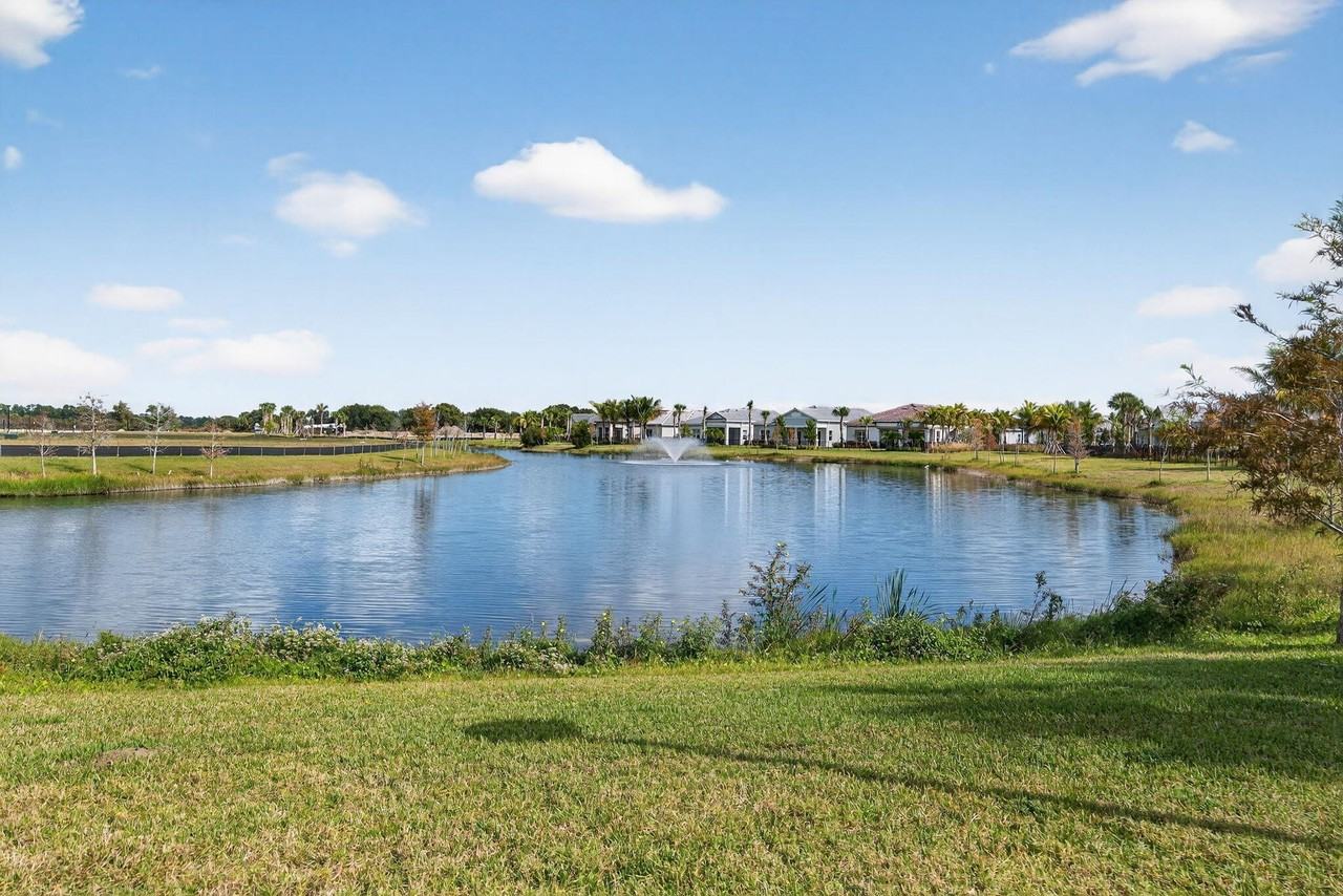 10405 Northbrook Cir - Photo 6 of 50