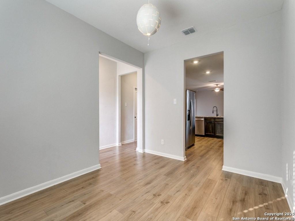 9219 Foxing Blfs - Photo 4 of 22