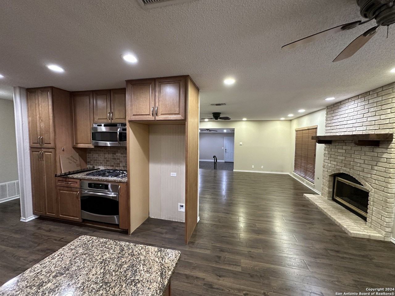 26218 Dancing Bear - Photo 7 of 23