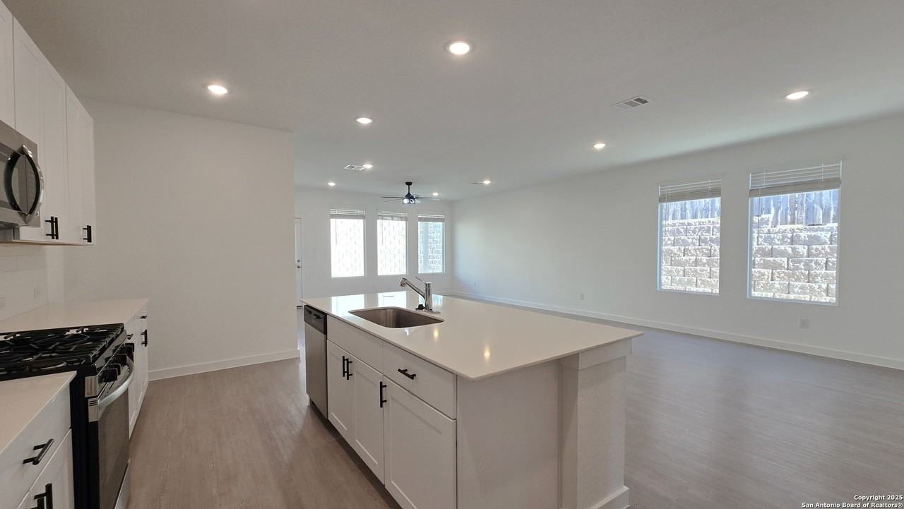 4062 Rock Mill Dm - Photo 3 of 33