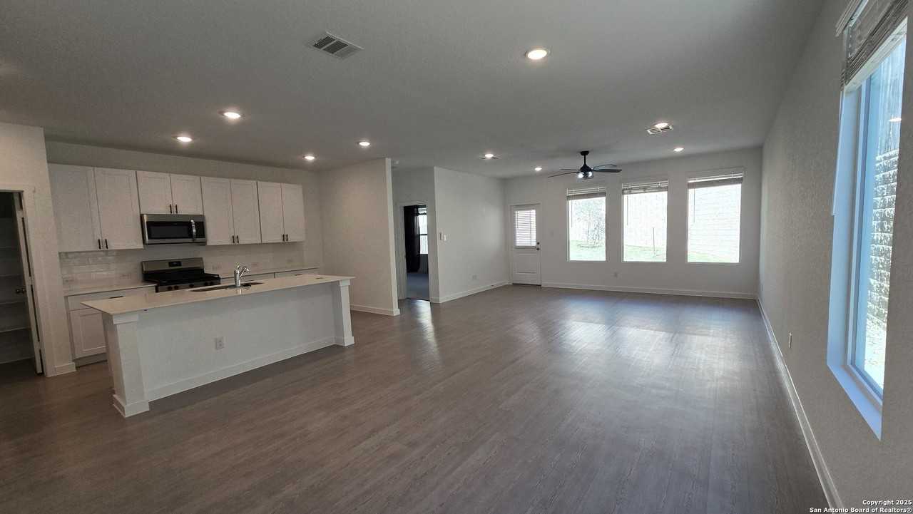 4062 Rock Mill Dm - Photo 5 of 33