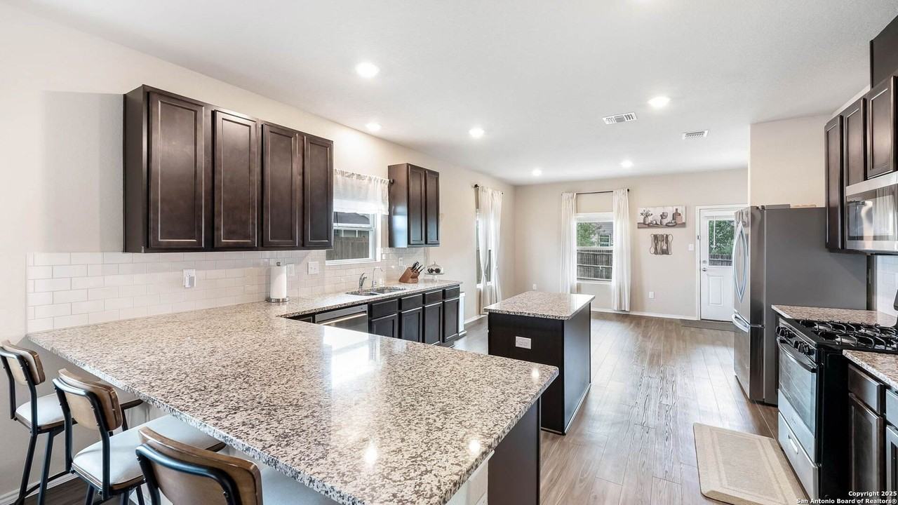 186 Porcupine Ln - Photo 3 of 20