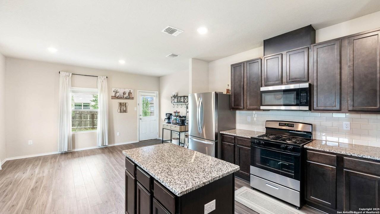 186 Porcupine Ln - Photo 4 of 20