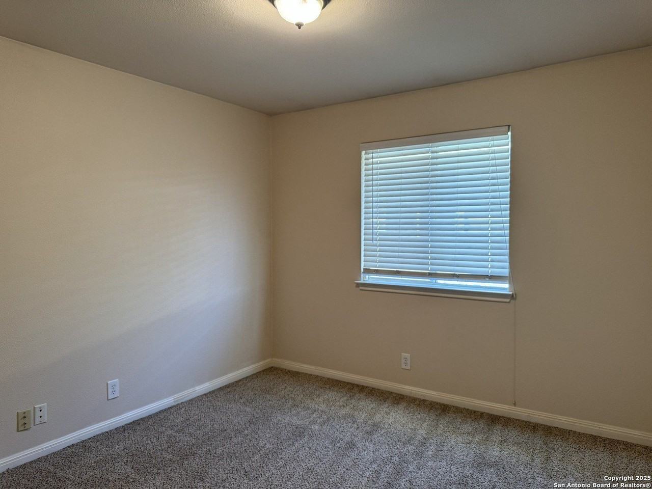 8462 Favero Cv - Photo 4 of 26