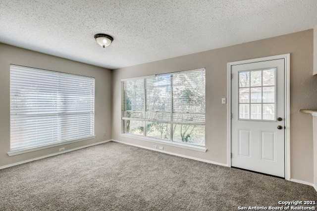 2809 Hidden Grove Ln - Photo 4 of 11