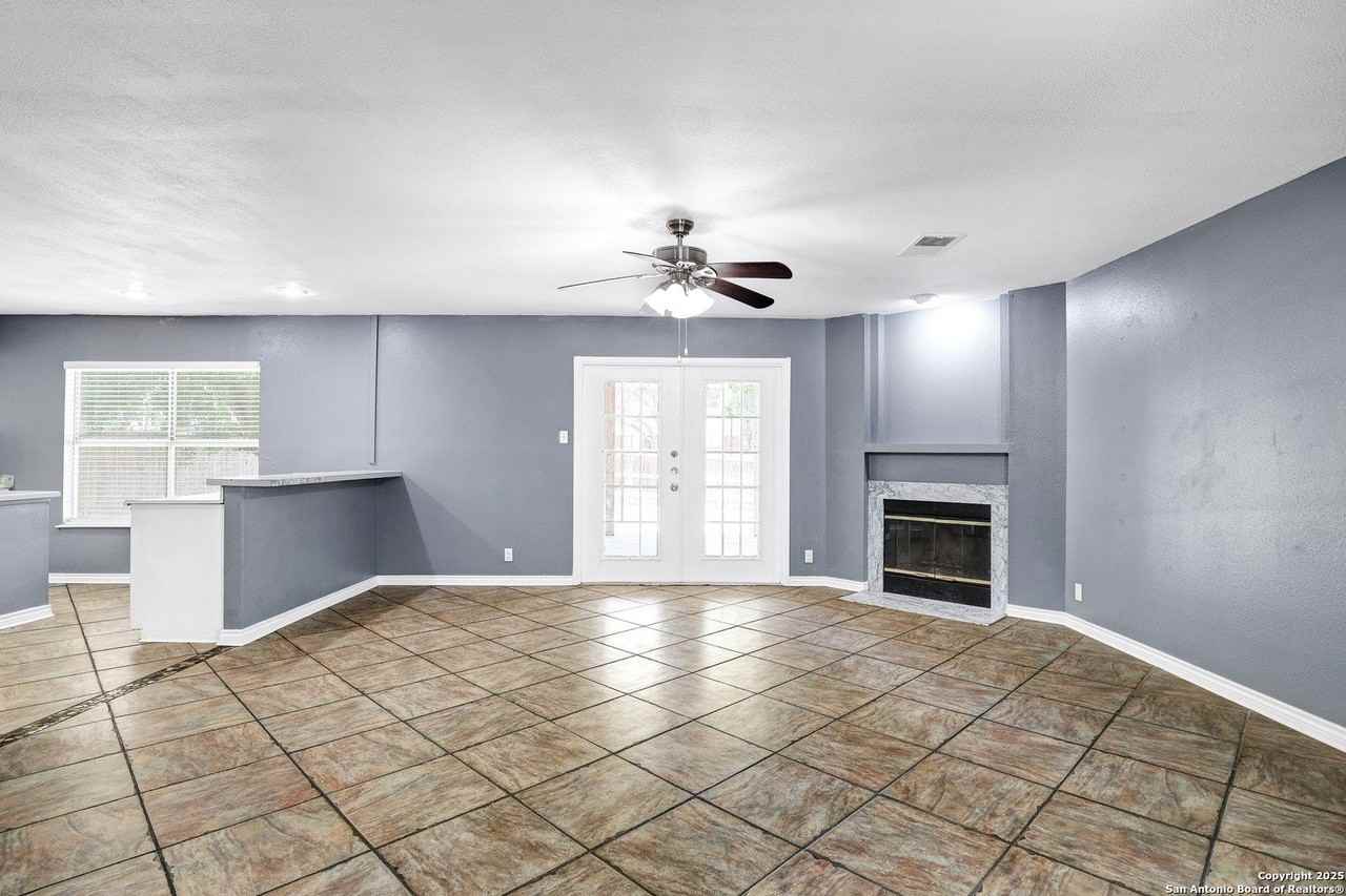 13211 Lost Lake Dr - Photo 5 of 29