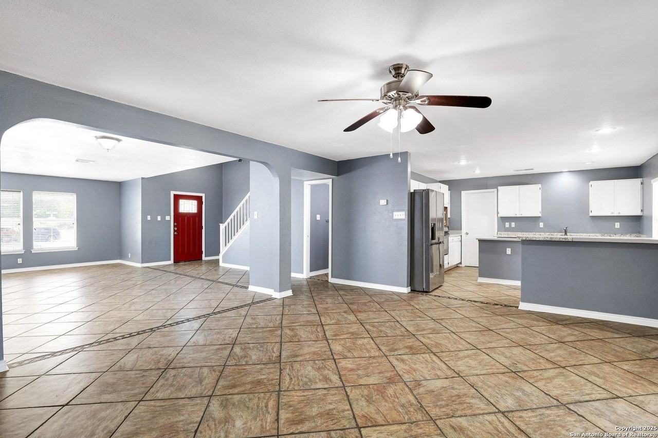 13211 Lost Lake Dr - Photo 6 of 29