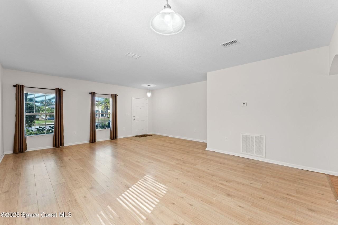 1517 Attilburgh Blvd - Photo 6 of 25