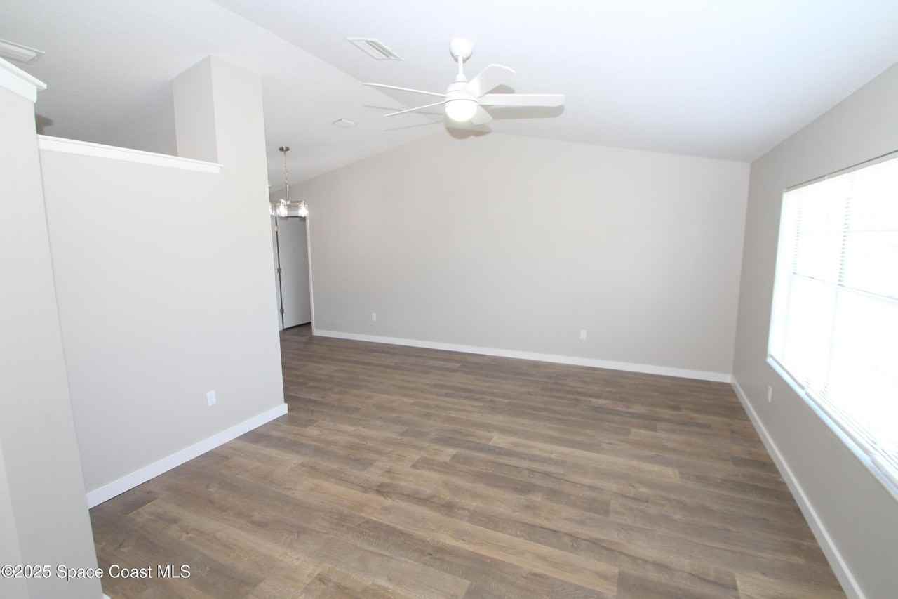 1511 Colorado St Se - Photo 2 of 18