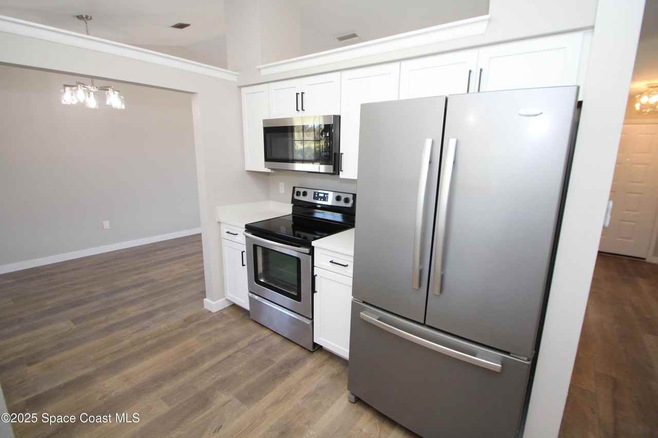 1511 Colorado St Se - Photo 4 of 18