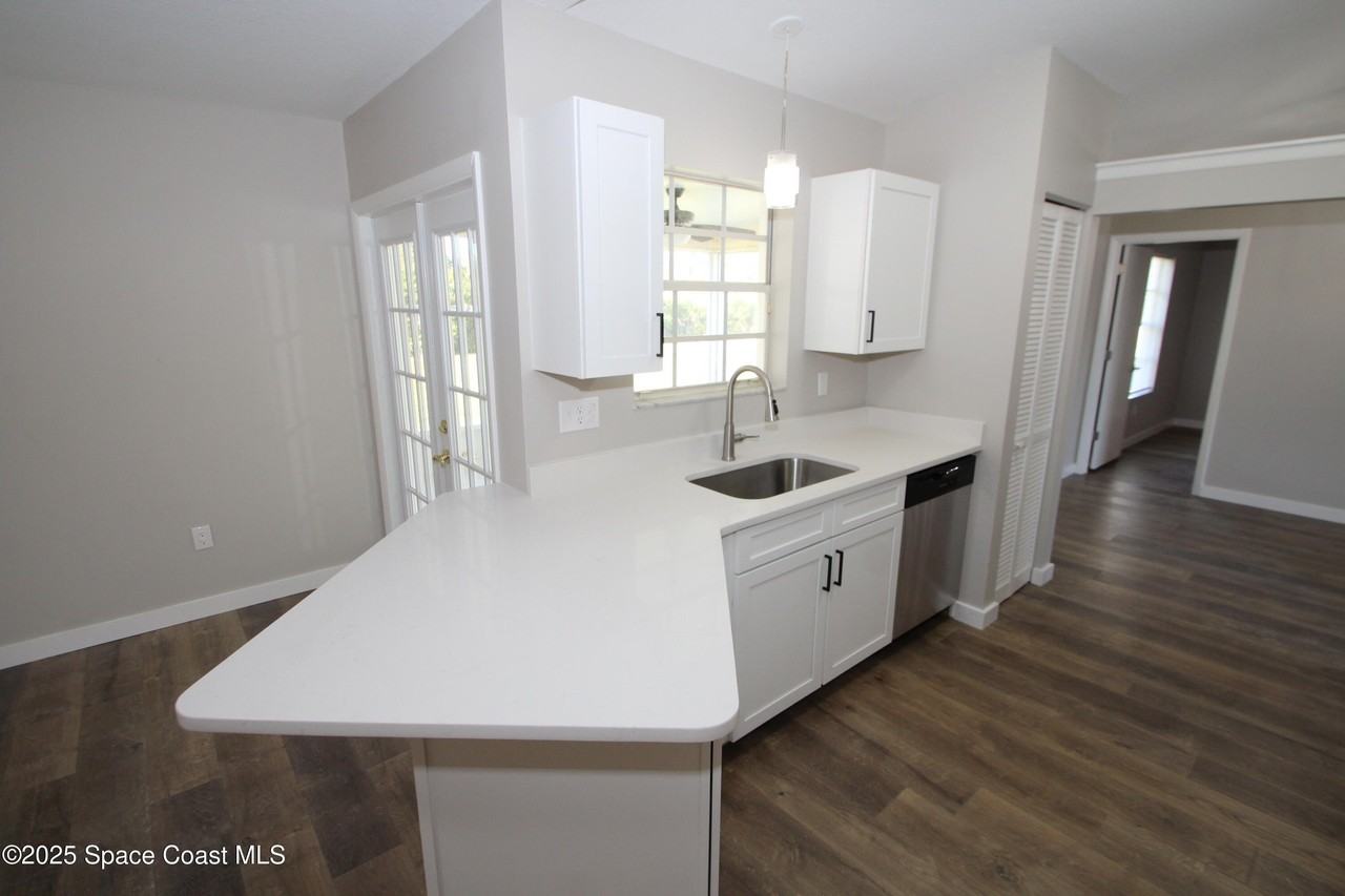 1511 Colorado St Se - Photo 5 of 18