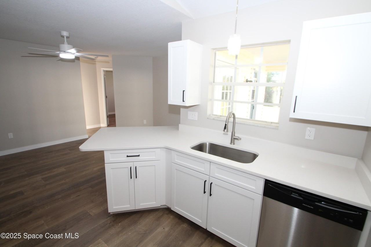 1511 Colorado St Se - Photo 6 of 18