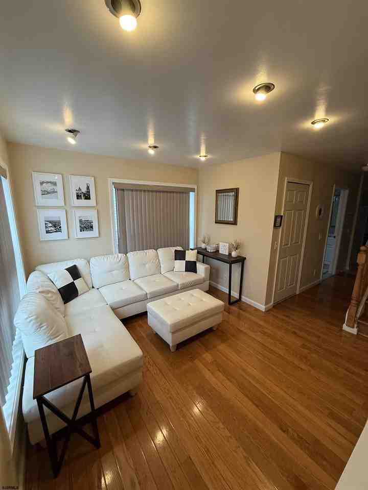 43 N Trenton Ave - Photo 3 of 31