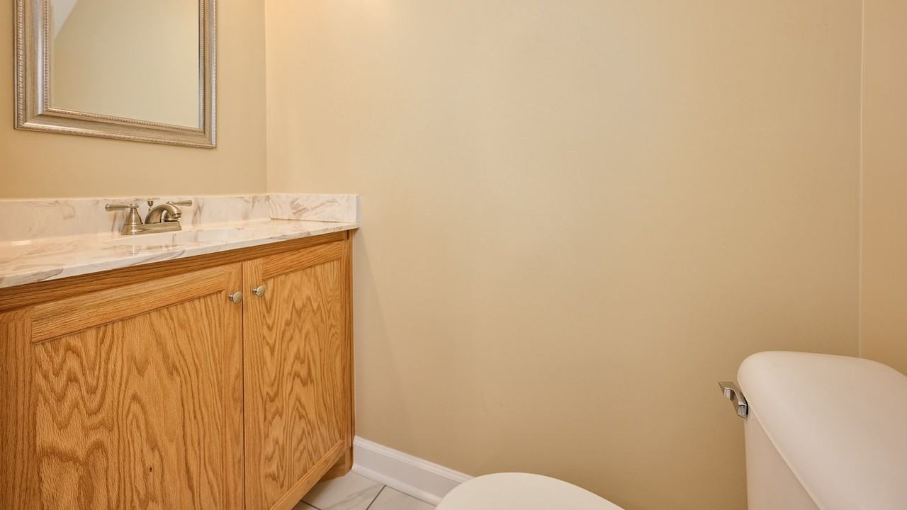 361 Crescent Dr Unit 2 - Photo 5 of 11