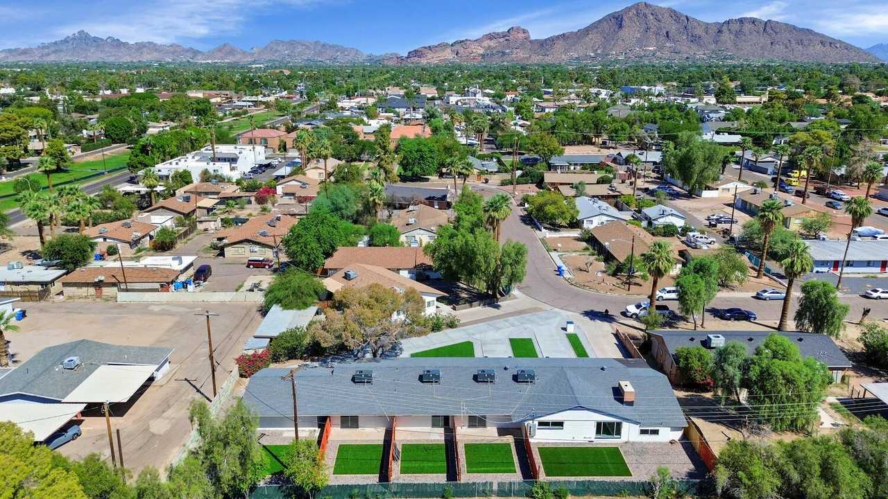 4821 E Sheridan St Apt 3 - Photo 3 of 20