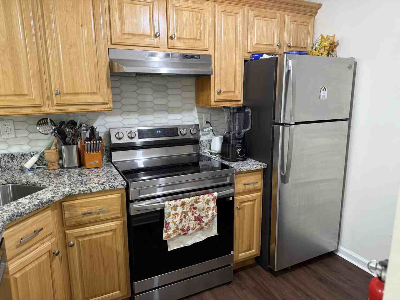 751 Summer Ave #1D - Photo 3 of 14