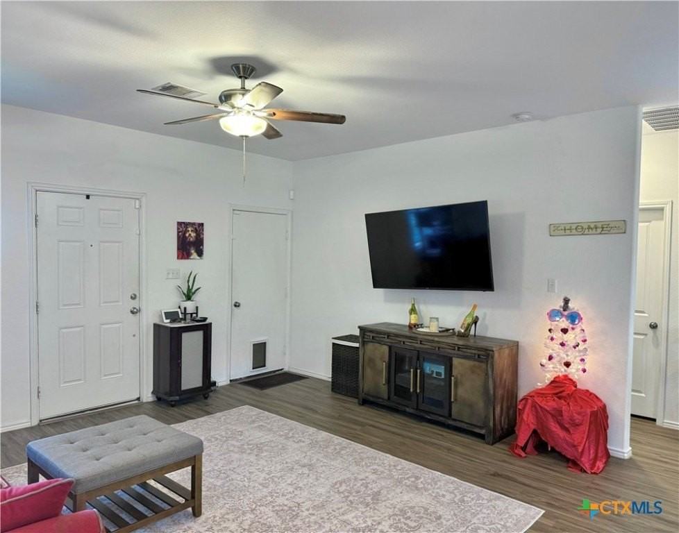 217 Barbary Coast Ln - Photo 7 of 32