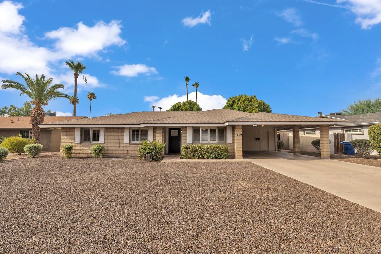 419 E Ellis Dr - Photo 2 of 41