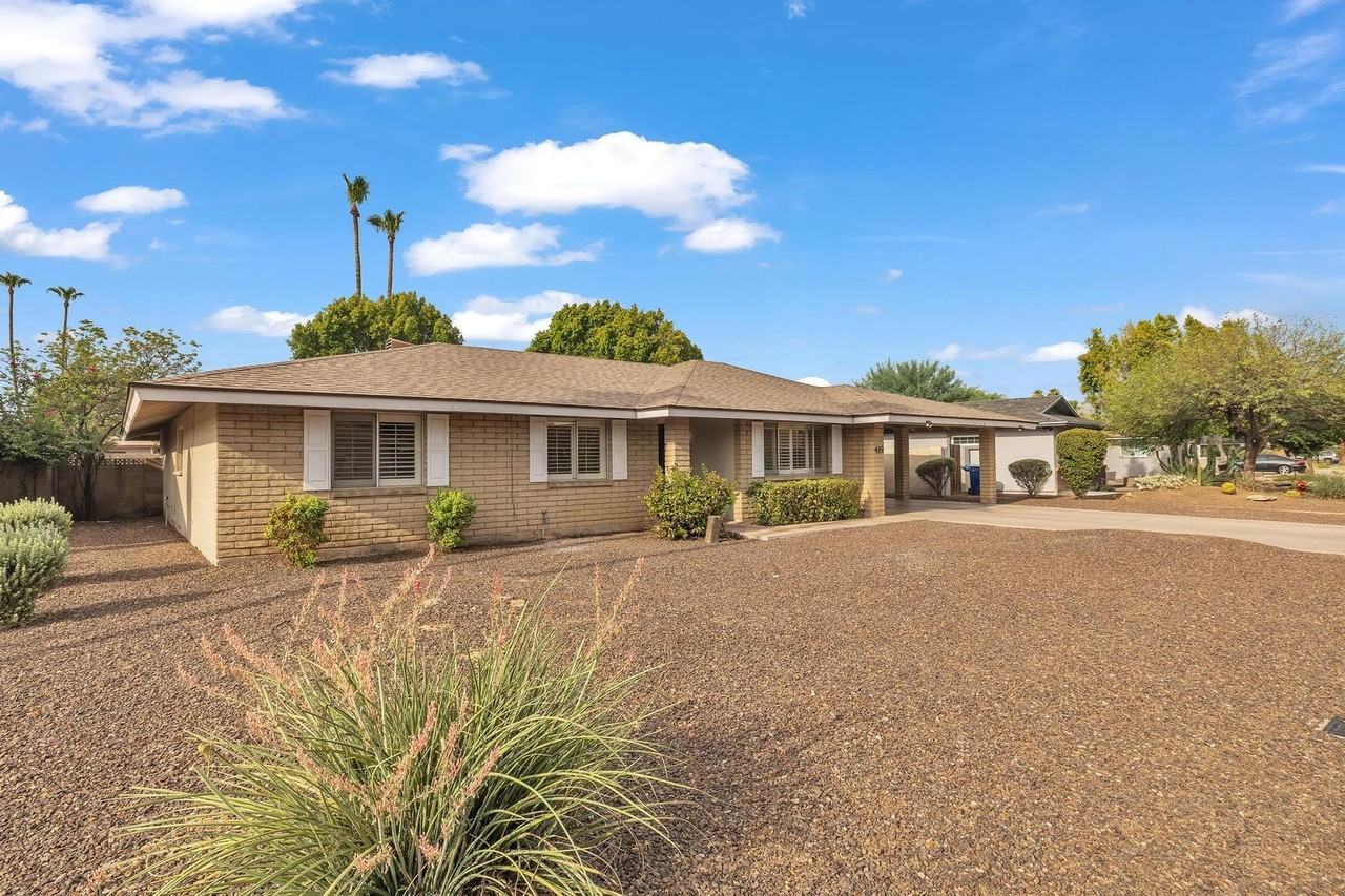 419 E Ellis Dr - Photo 3 of 41