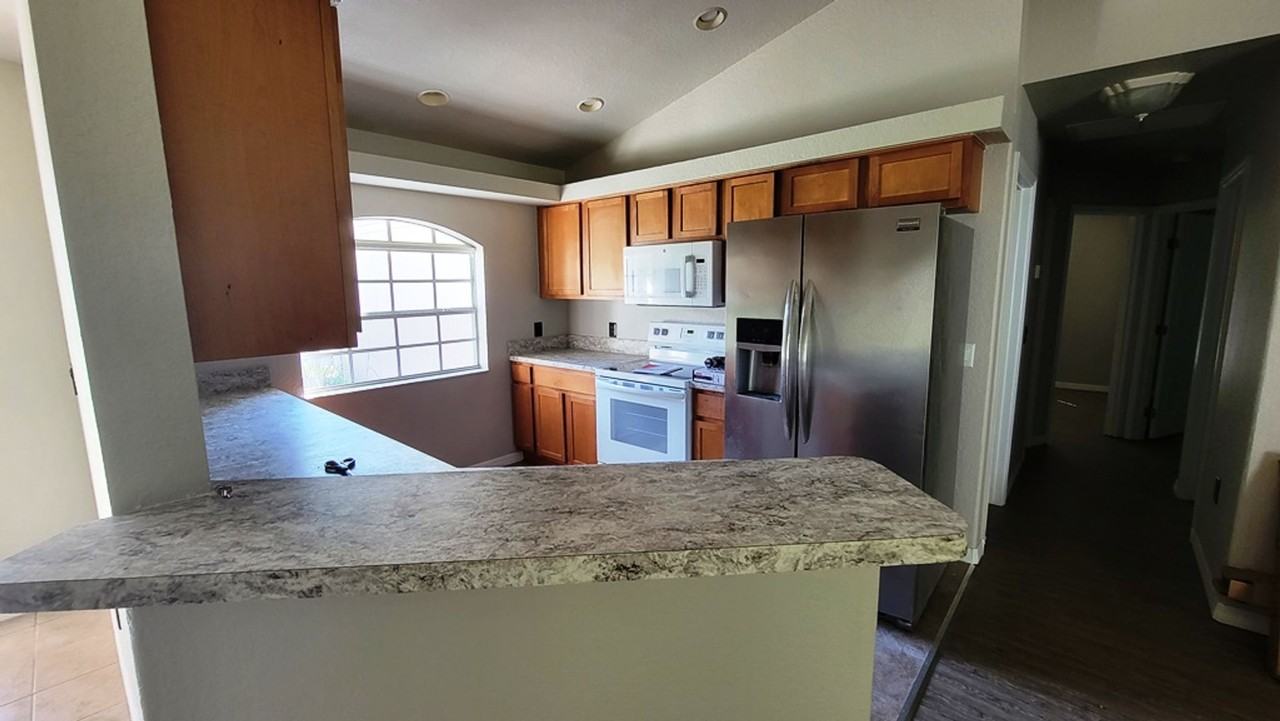 1319 W Anson Pl - Photo 4 of 12