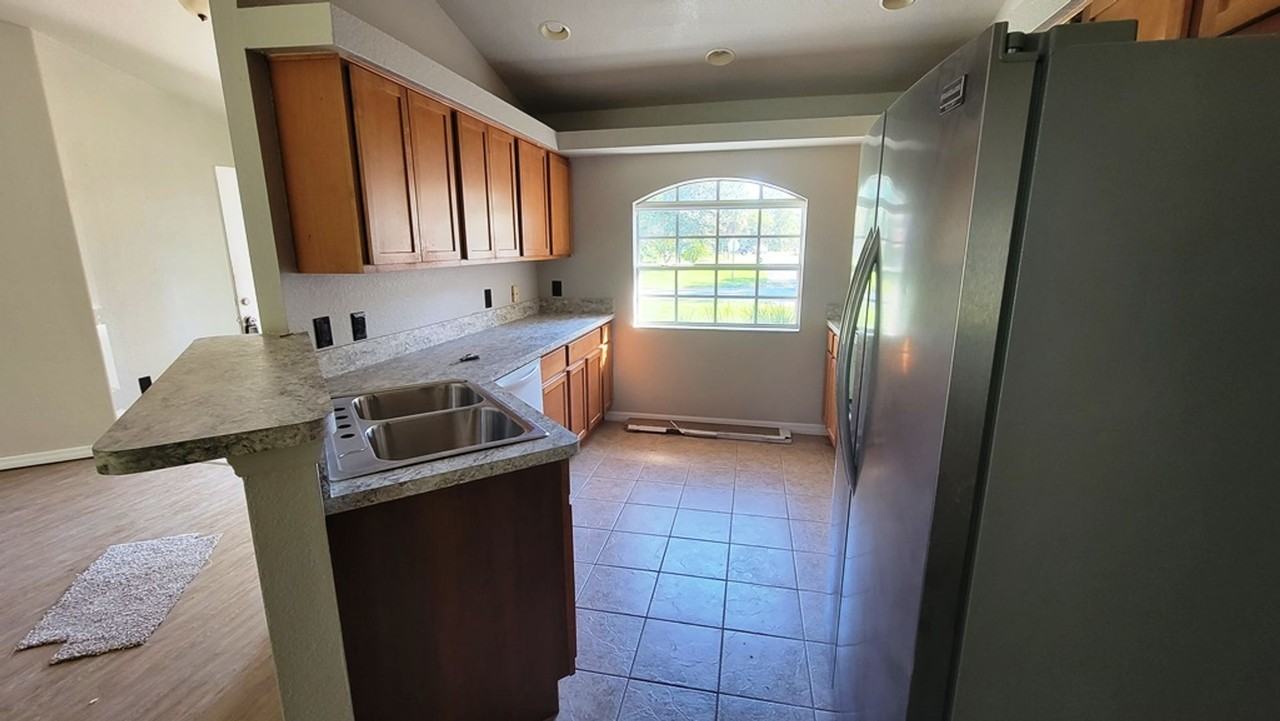 1319 W Anson Pl - Photo 5 of 12