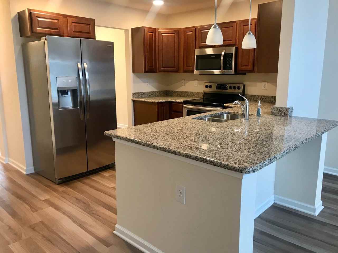 1141 Fairway Ln - Photo 2 of 39