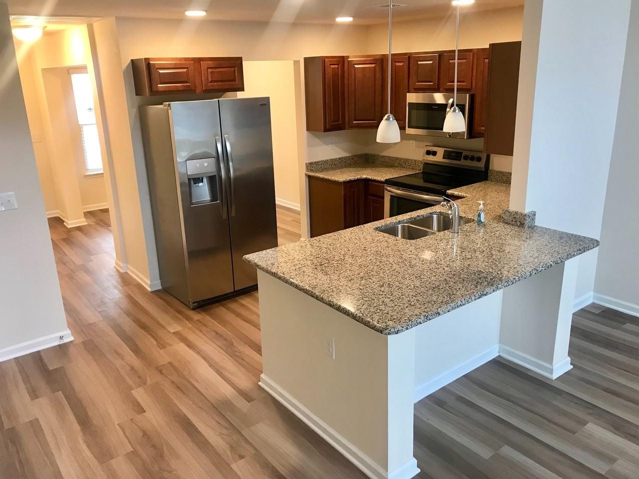 1141 Fairway Ln - Photo 3 of 39