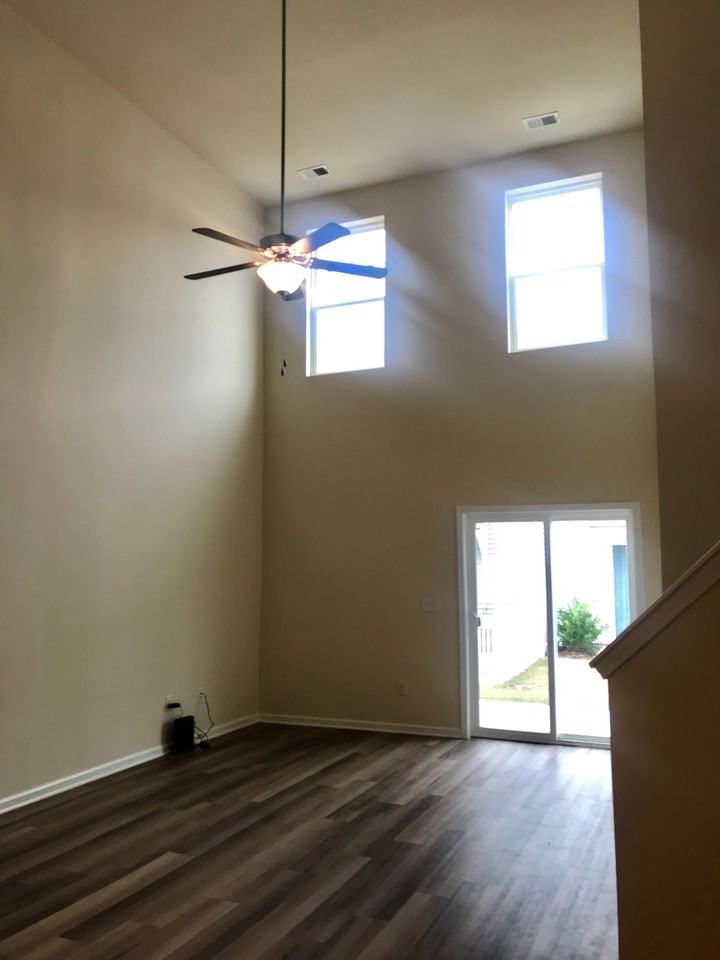 1141 Fairway Ln - Photo 5 of 39