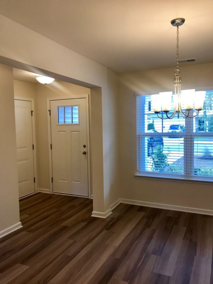 1141 Fairway Ln - Photo 6 of 39