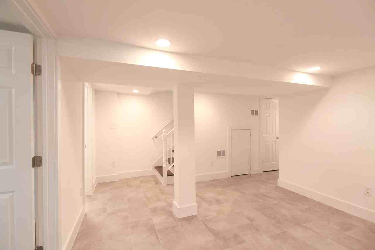 1265 Monroe St Ne - Photo 3 of 13