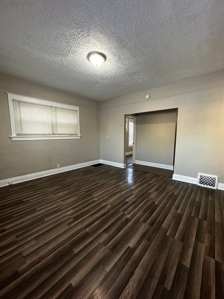 1608 12th Ave - Photo 4 of 17