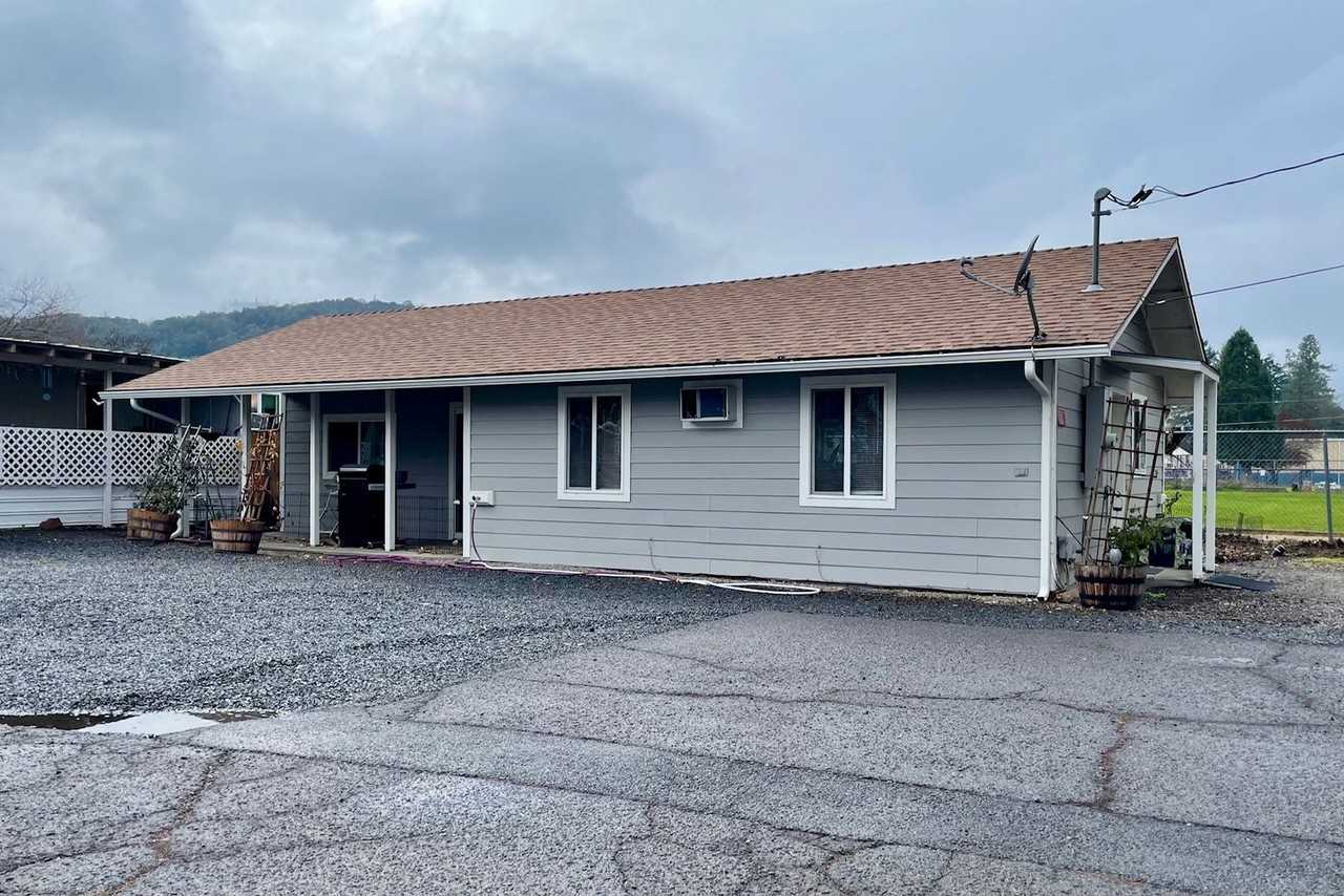 1246 2nd Ave - Photo 2 of 11