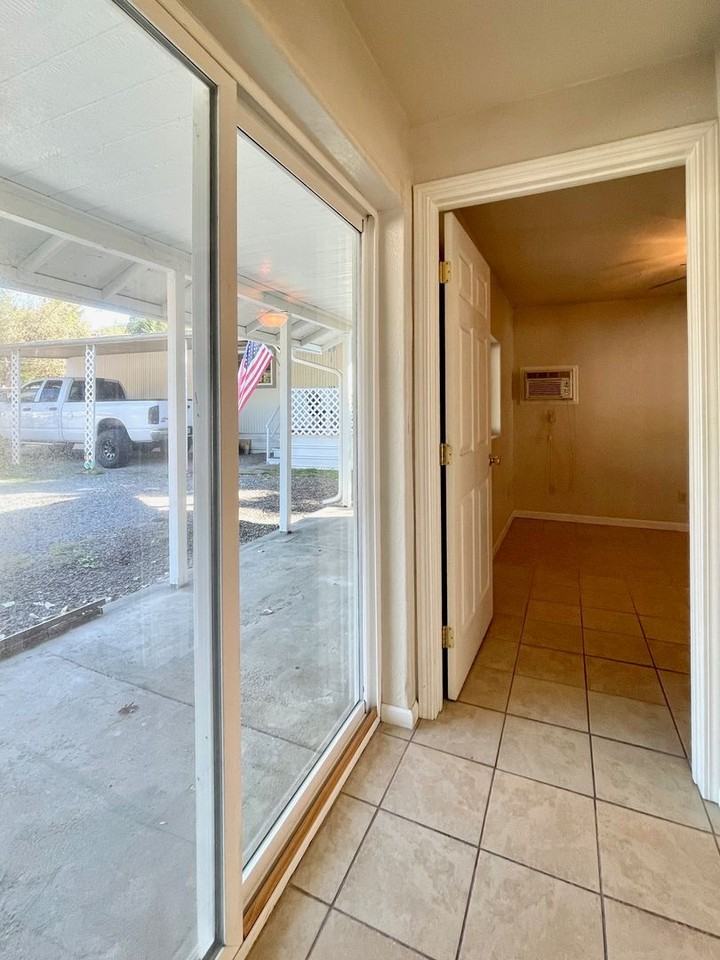 1246 2nd Ave - Photo 7 of 11