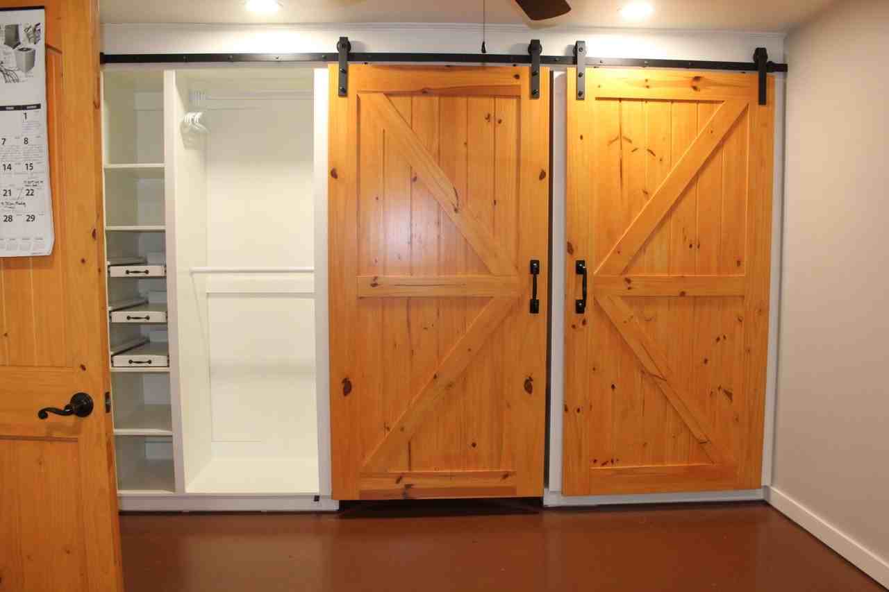 2217 Laneway Cir - Photo 3 of 33