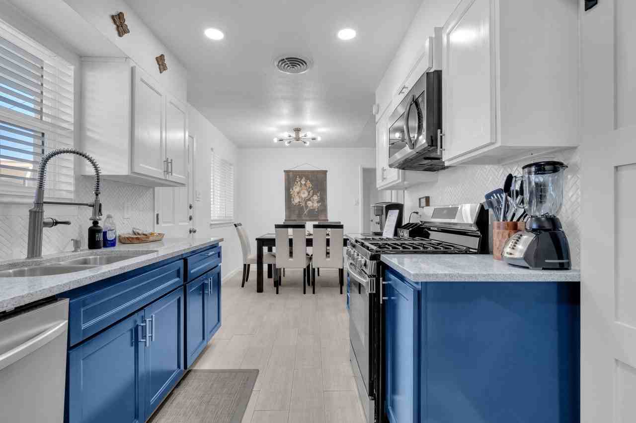 9805 Sugarberry Dr - Photo 7 of 28