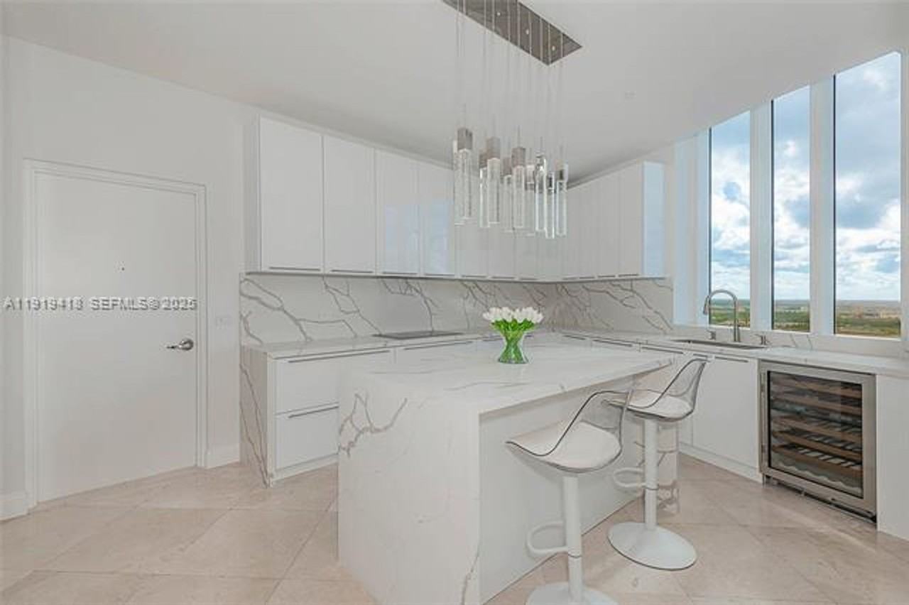 16001 16001 Collins Ave appt 4104 - Photo 2 of 50