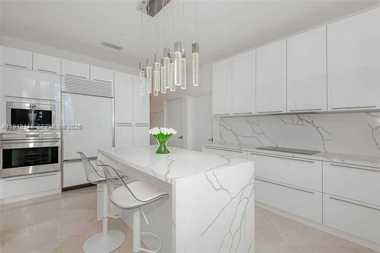 16001 16001 Collins Ave appt 4104 - Photo 4 of 50