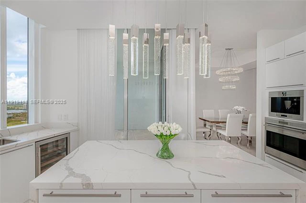 16001 16001 Collins Ave appt 4104 - Photo 5 of 50