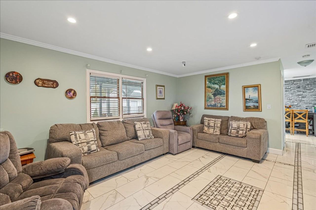 1225 14th St - Photo 3 of 9