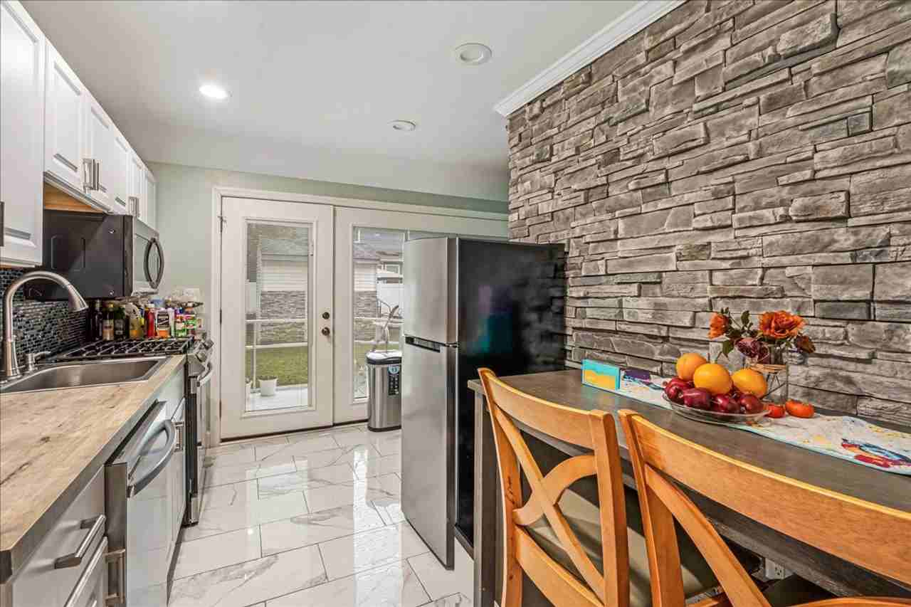 1225 14th St - Photo 5 of 9