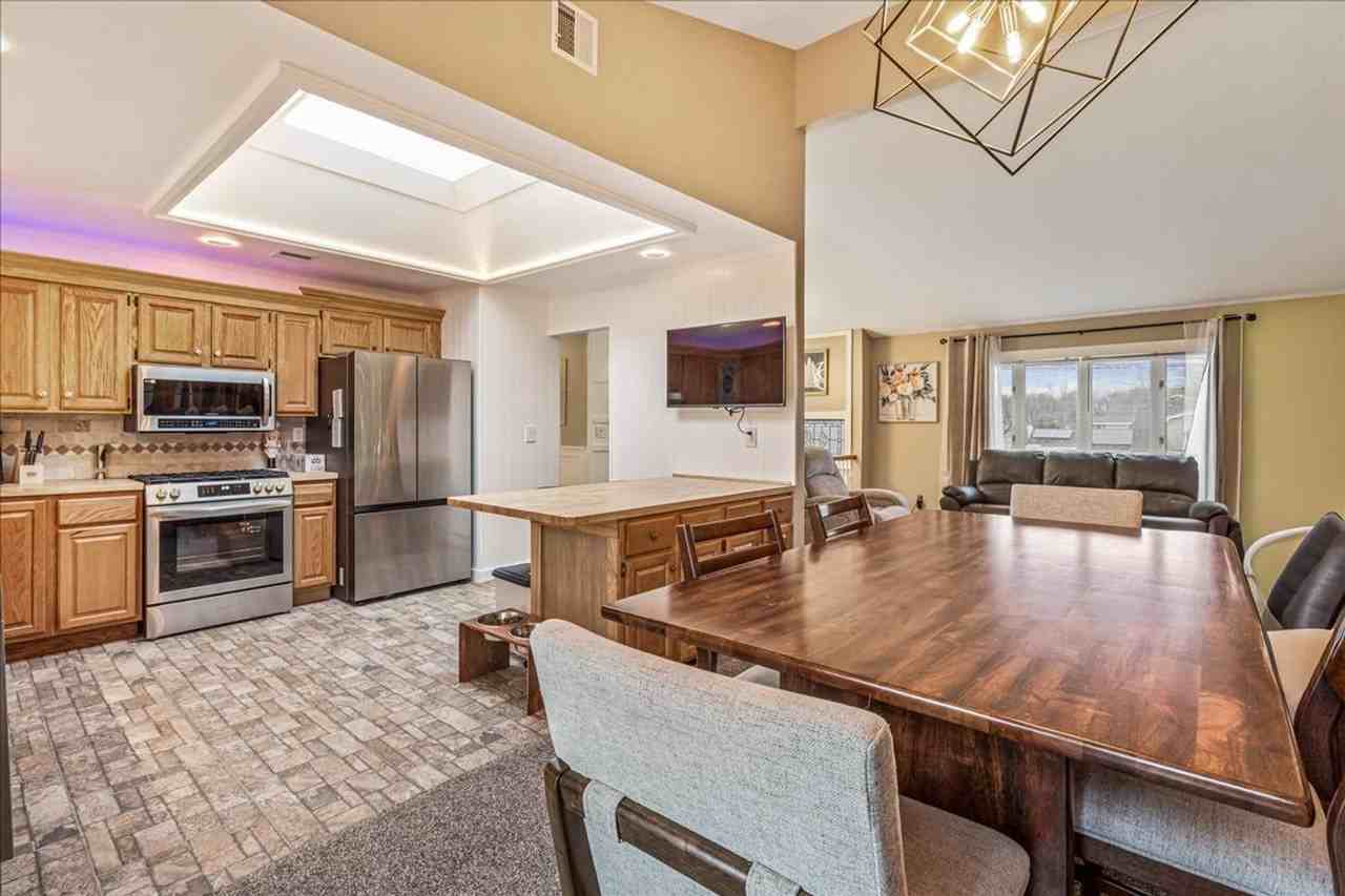 1225 14th St - Photo 3 of 25