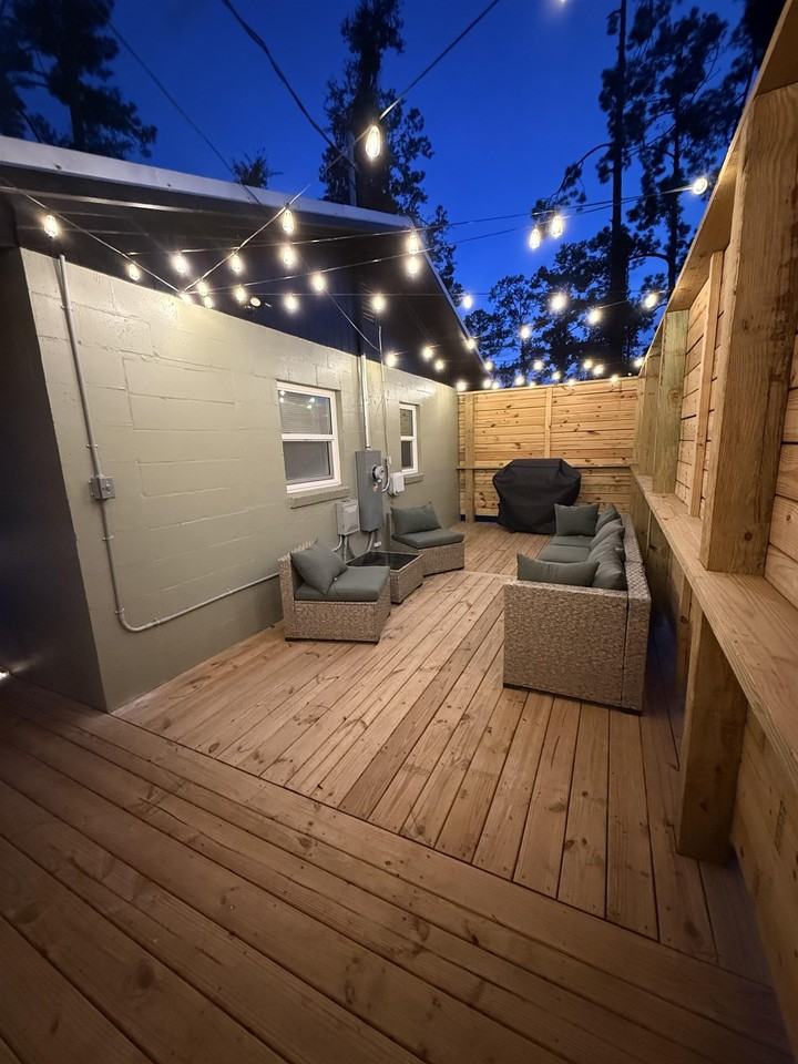 742 Parklawn Cir - Photo 3 of 15