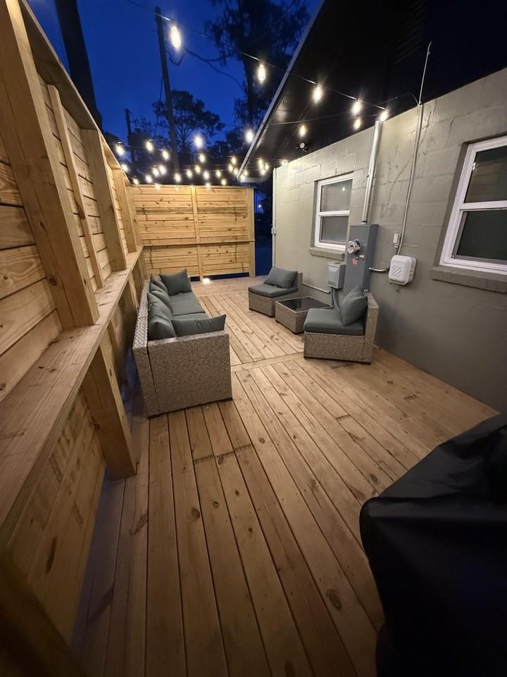 742 Parklawn Cir - Photo 4 of 15