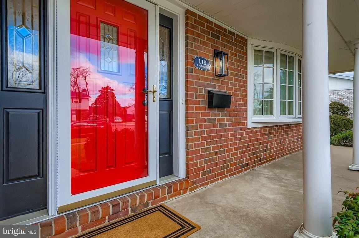 119 E Padonia Rd - Photo 3 of 47