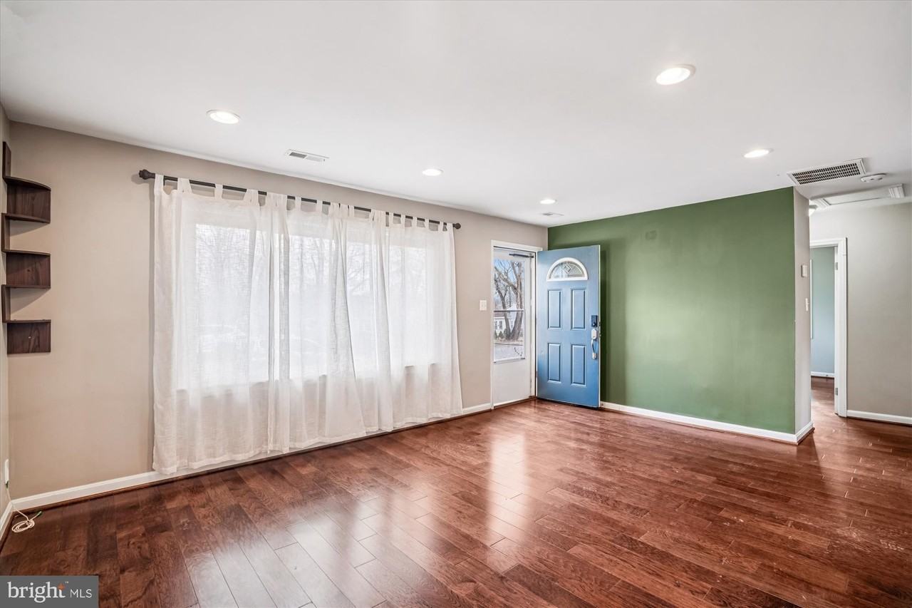 3720 Harmon Ave - Photo 2 of 27